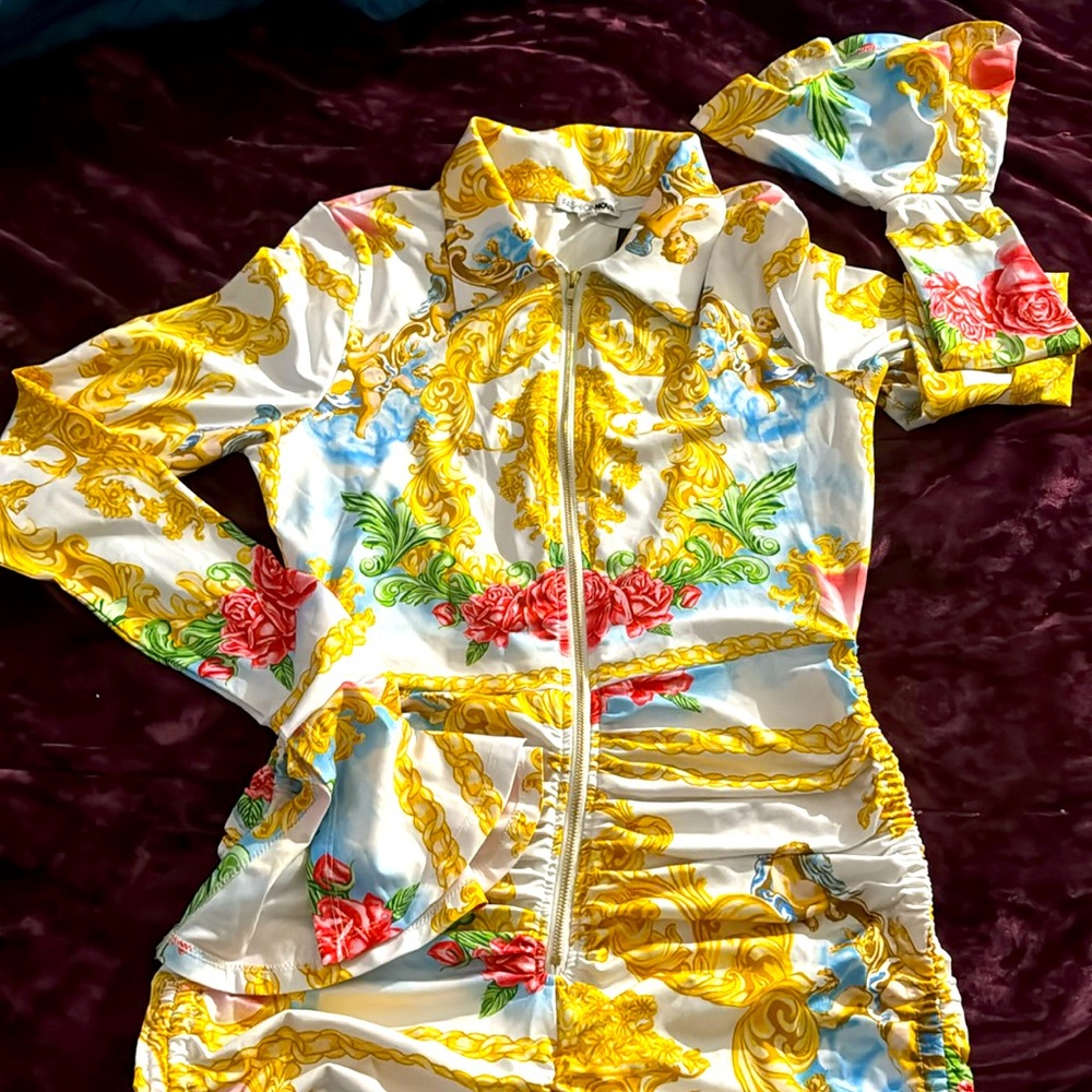 Fashion Nova Rose🌹/Cherub Print Romper Size L